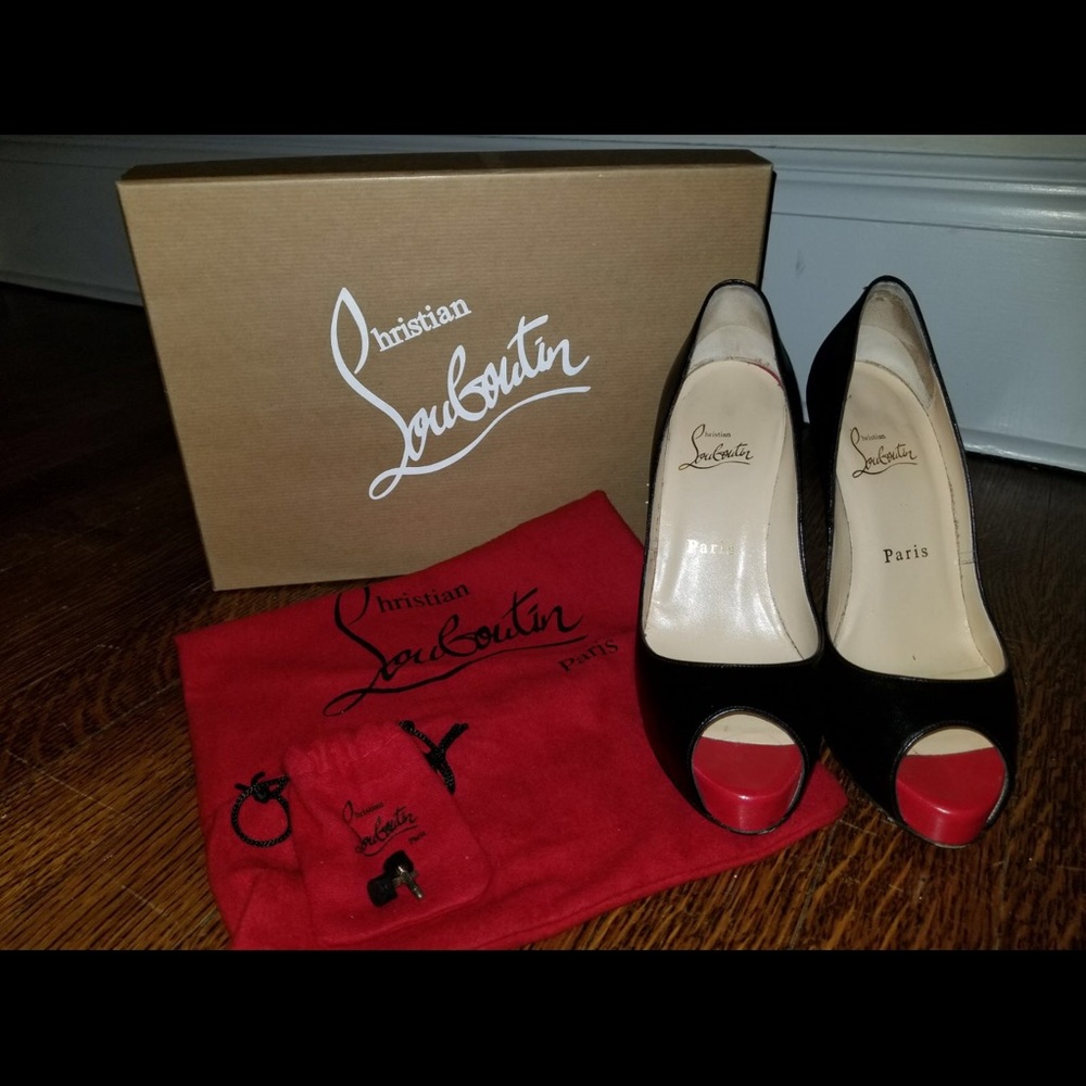 SOLD ! Authentic Christian Louboutin Heels